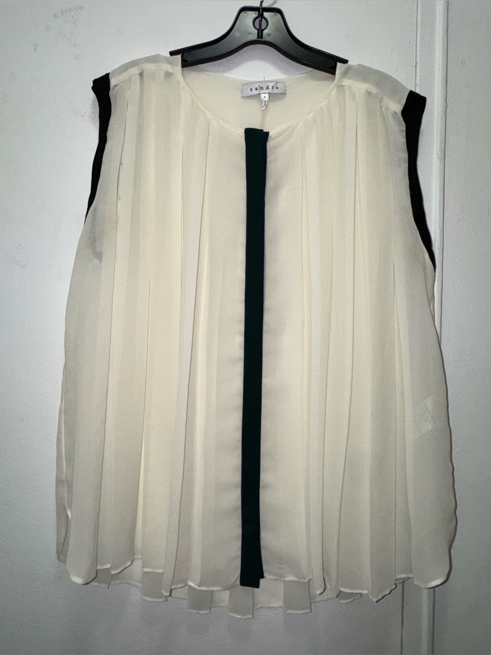 Sandro Cream Pleated Accordian Front Sleeveless Top with Black Accents Sz Large